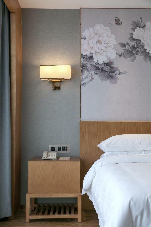 Venus Royal Hotel Foshan Kuiqi Road Metro Station Exterior foto